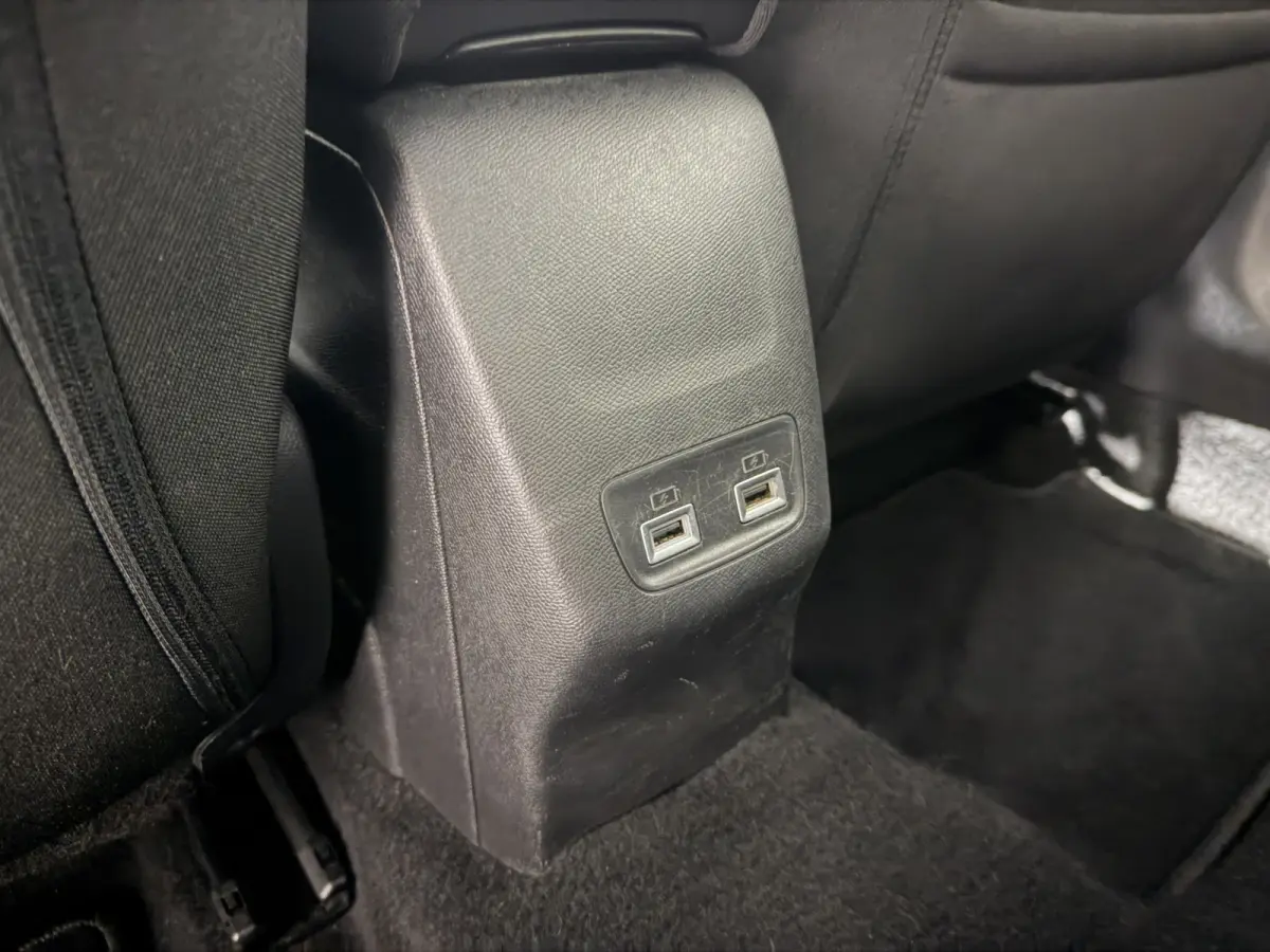 EV Allure Pack 50 kWh | Voorstoelen verwarmd | Navigatie | LMV 16" | camera | 3-fase