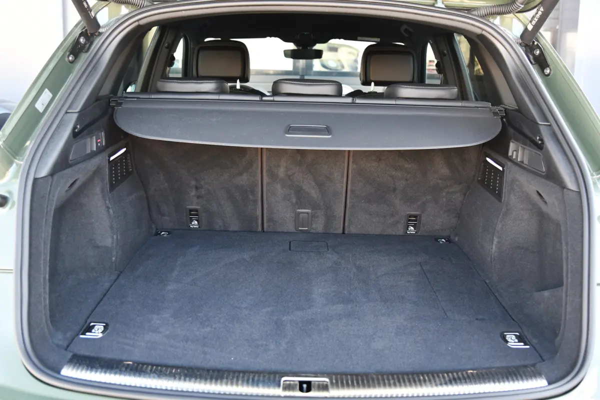 55 TFSI e S edition Comp., RS Stoelen, Matrix, Trekhaak, Keyless, ACC, Carplay, 21"!