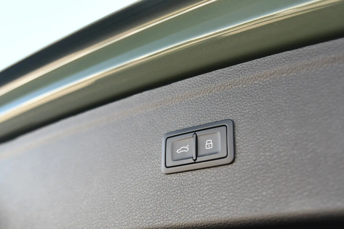 55 TFSI e S edition Comp., RS Stoelen, Matrix, Trekhaak, Keyless, ACC, Carplay, 21"!