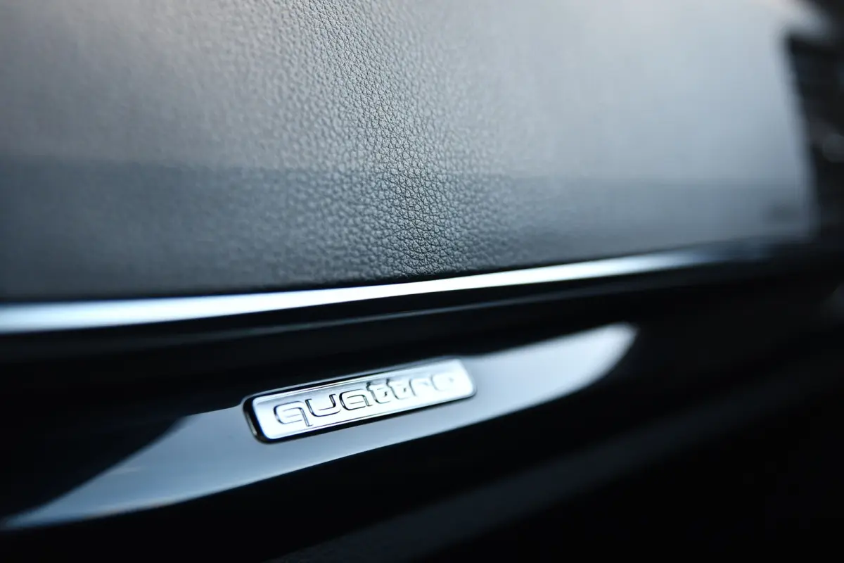 55 TFSI e S edition Comp., RS Stoelen, Matrix, Trekhaak, Keyless, ACC, Carplay, 21"!