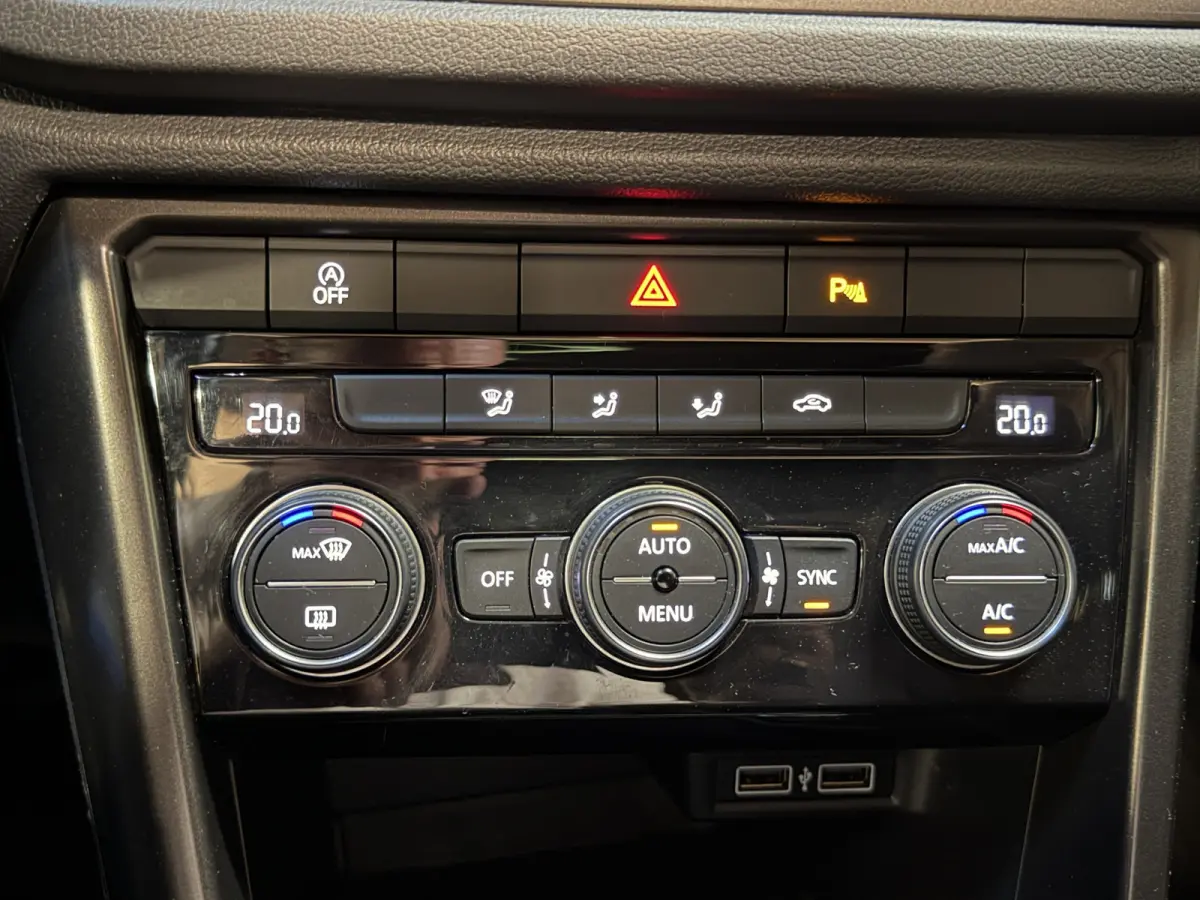 1.5 TSI Style | Pano | Adaptive cruise | Camera | Carplay | Full LED