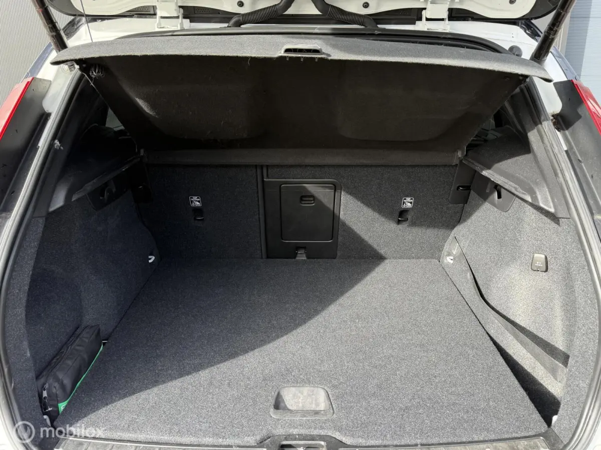 1.5 T5 R-Design/HK/360/Memory/Carplay/ACC