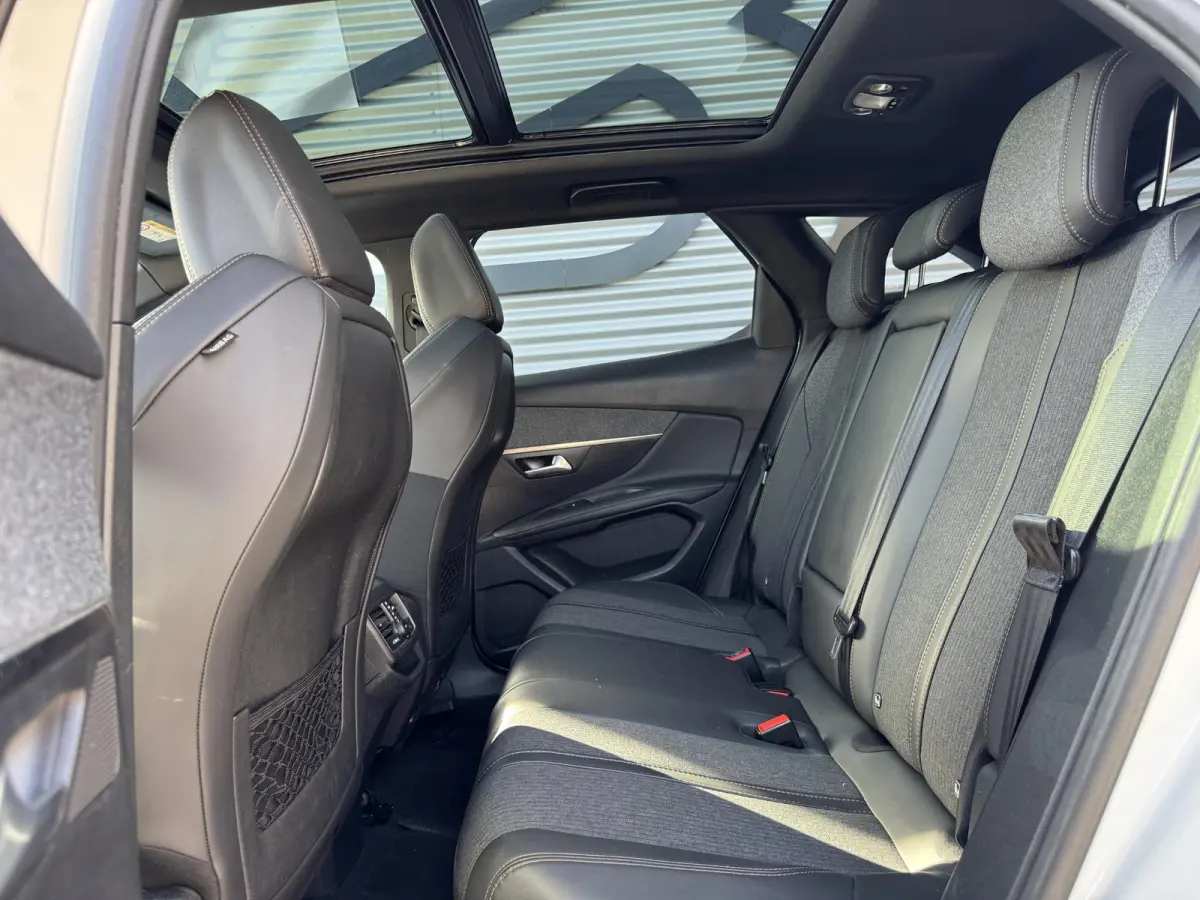 1.2 PureTech GT-Line 1e Eigenaar|Navi|Panodak|i-Cockpit|Camera|Stoelverwarming|Clima|Cruise|Leder|Carplay|APK tot 06-2027