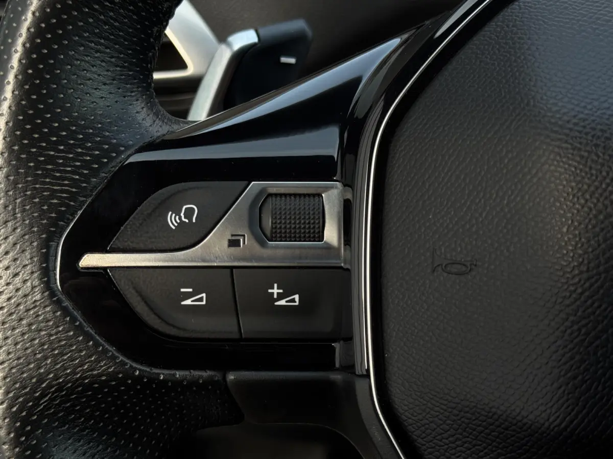 1.2 PureTech GT-Line 1e Eigenaar|Navi|Panodak|i-Cockpit|Camera|Stoelverwarming|Clima|Cruise|Leder|Carplay|APK tot 06-2027