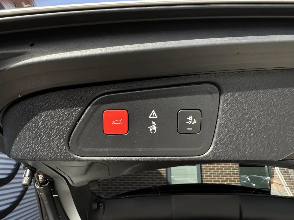 1.2 PureTech GT-Line 1e Eigenaar|Navi|Panodak|i-Cockpit|Camera|Stoelverwarming|Clima|Cruise|Leder|Carplay|APK tot 06-2027