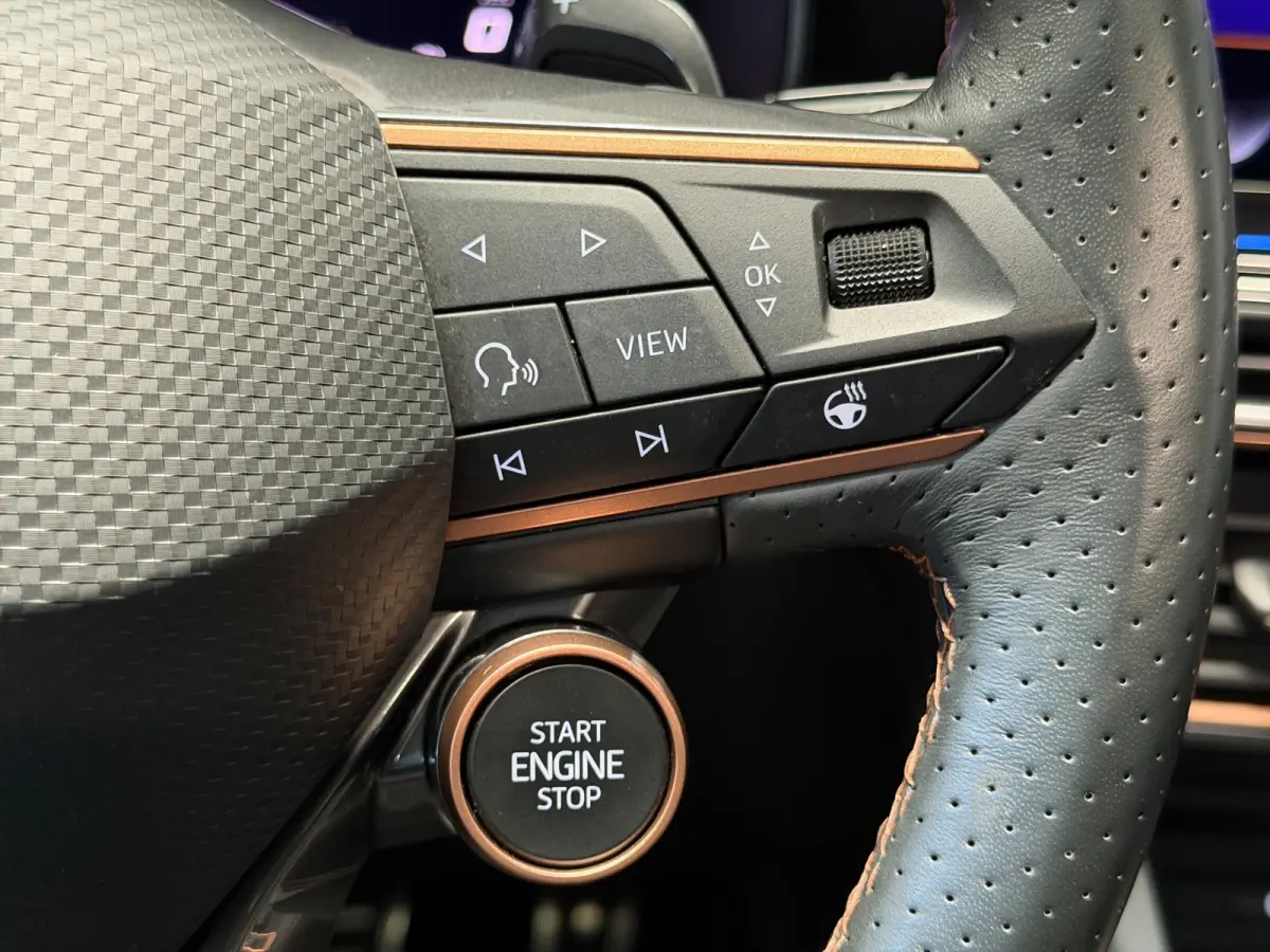 1.5 TSI e-Hybrid VZ Extreme|Pano|Trekhaak|Matrix|DCC|Camera