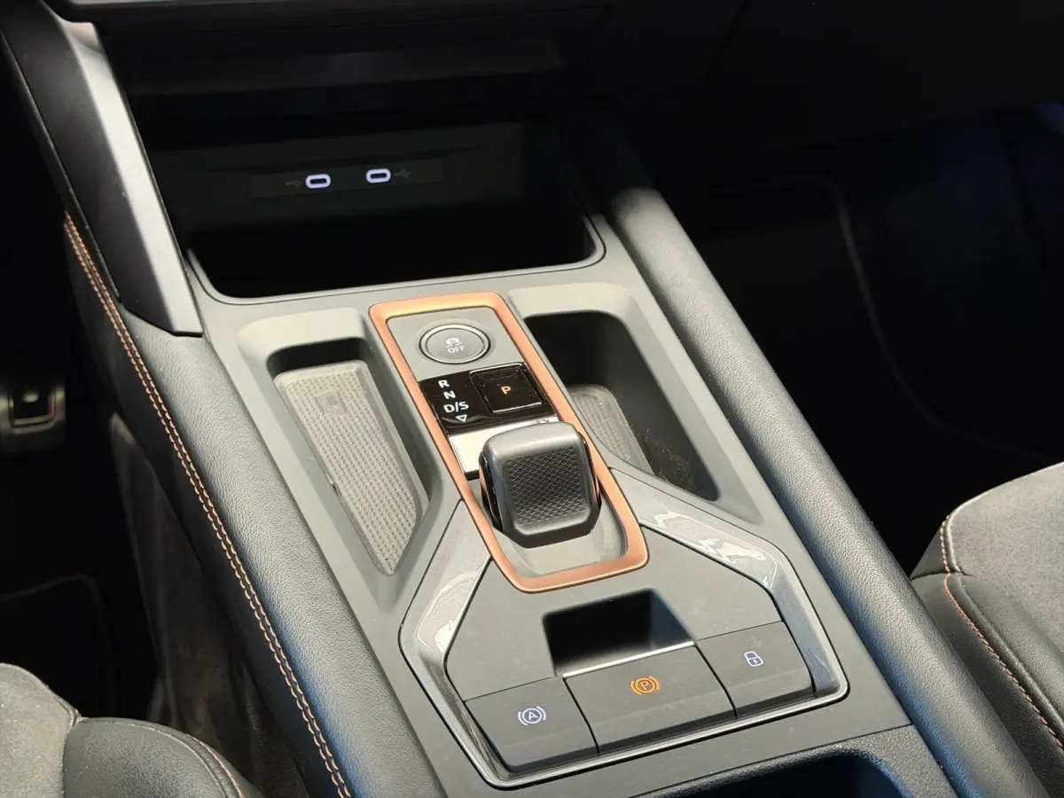1.5 TSI e-Hybrid VZ Extreme|Pano|Trekhaak|Matrix|DCC|Camera