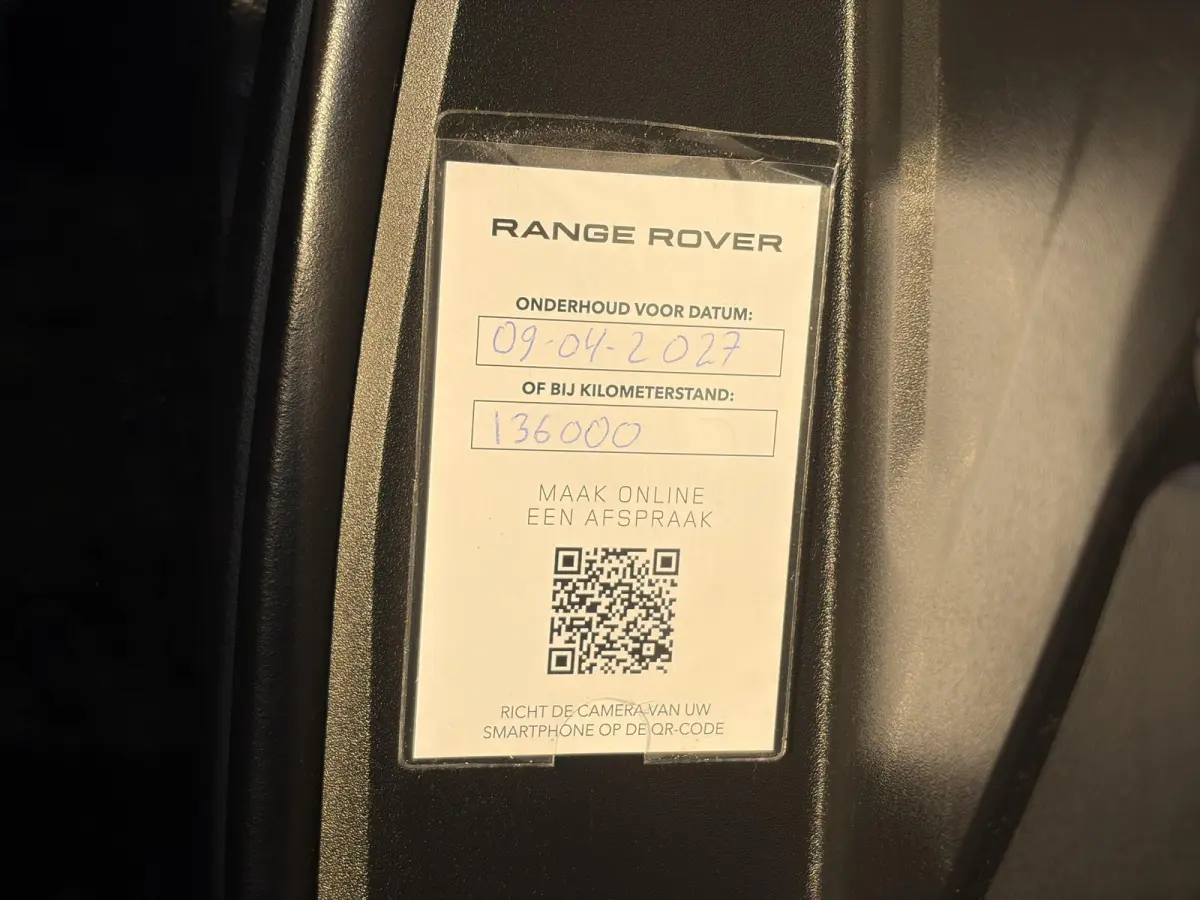 1.5 P300e AWD R-Dynamic HSE ✓2e Eigenaar✓Carplay✓Camera✓Navi✓Pano✓Leder✓Stoelverw-Stuurverw✓Clima✓Cruise✓Pdc V+A✓309pk✓Lm velgen✓Bj 11-2020✓N.A.P✓Nieuwe Apk bij
