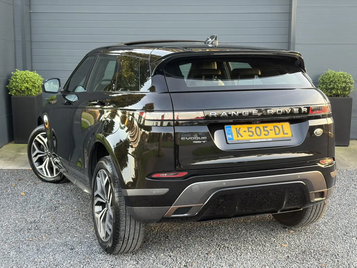 1.5 P300e AWD R-Dynamic HSE ✓2e Eigenaar✓Carplay✓Camera✓Navi✓Pano✓Leder✓Stoelverw-Stuurverw✓Clima✓Cruise✓Pdc V+A✓309pk✓Lm velgen✓Bj 11-2020✓N.A.P✓Nieuwe Apk bij