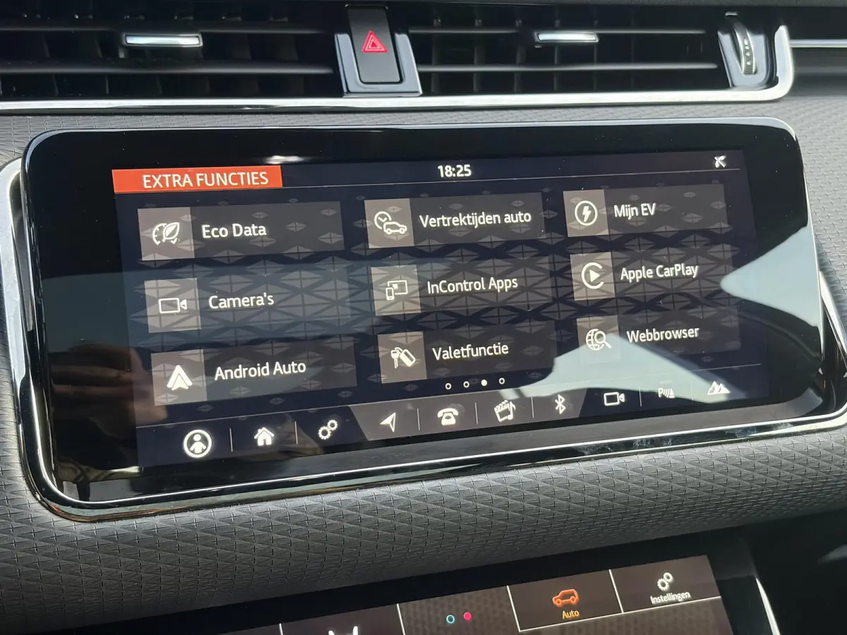 1.5 P300e AWD R-Dynamic HSE ✓2e Eigenaar✓Carplay✓Camera✓Navi✓Pano✓Leder✓Stoelverw-Stuurverw✓Clima✓Cruise✓Pdc V+A✓309pk✓Lm velgen✓Bj 11-2020✓N.A.P✓Nieuwe Apk bij