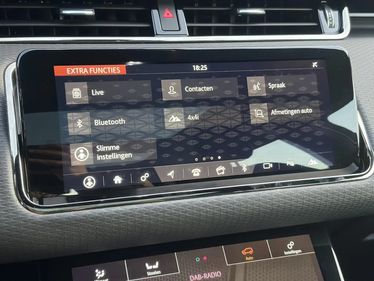 1.5 P300e AWD R-Dynamic HSE ✓2e Eigenaar✓Carplay✓Camera✓Navi✓Pano✓Leder✓Stoelverw-Stuurverw✓Clima✓Cruise✓Pdc V+A✓309pk✓Lm velgen✓Bj 11-2020✓N.A.P✓Nieuwe Apk bij