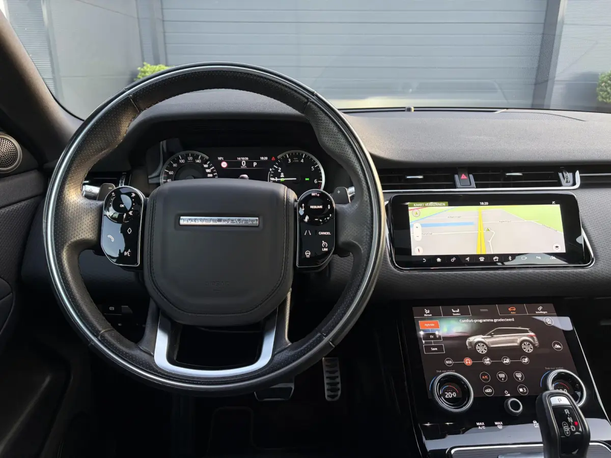 1.5 P300e AWD R-Dynamic HSE ✓2e Eigenaar✓Carplay✓Camera✓Navi✓Pano✓Leder✓Stoelverw-Stuurverw✓Clima✓Cruise✓Pdc V+A✓309pk✓Lm velgen✓Bj 11-2020✓N.A.P✓Nieuwe Apk bij