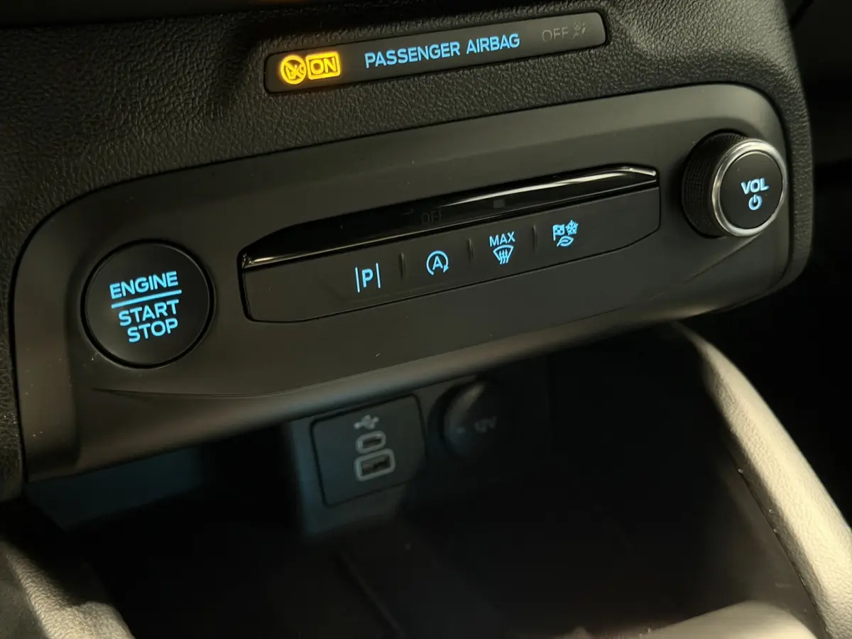 1.0 EcoBoost Hybrid ST Line X|Winterpack|Blindspot|ACC|Camera