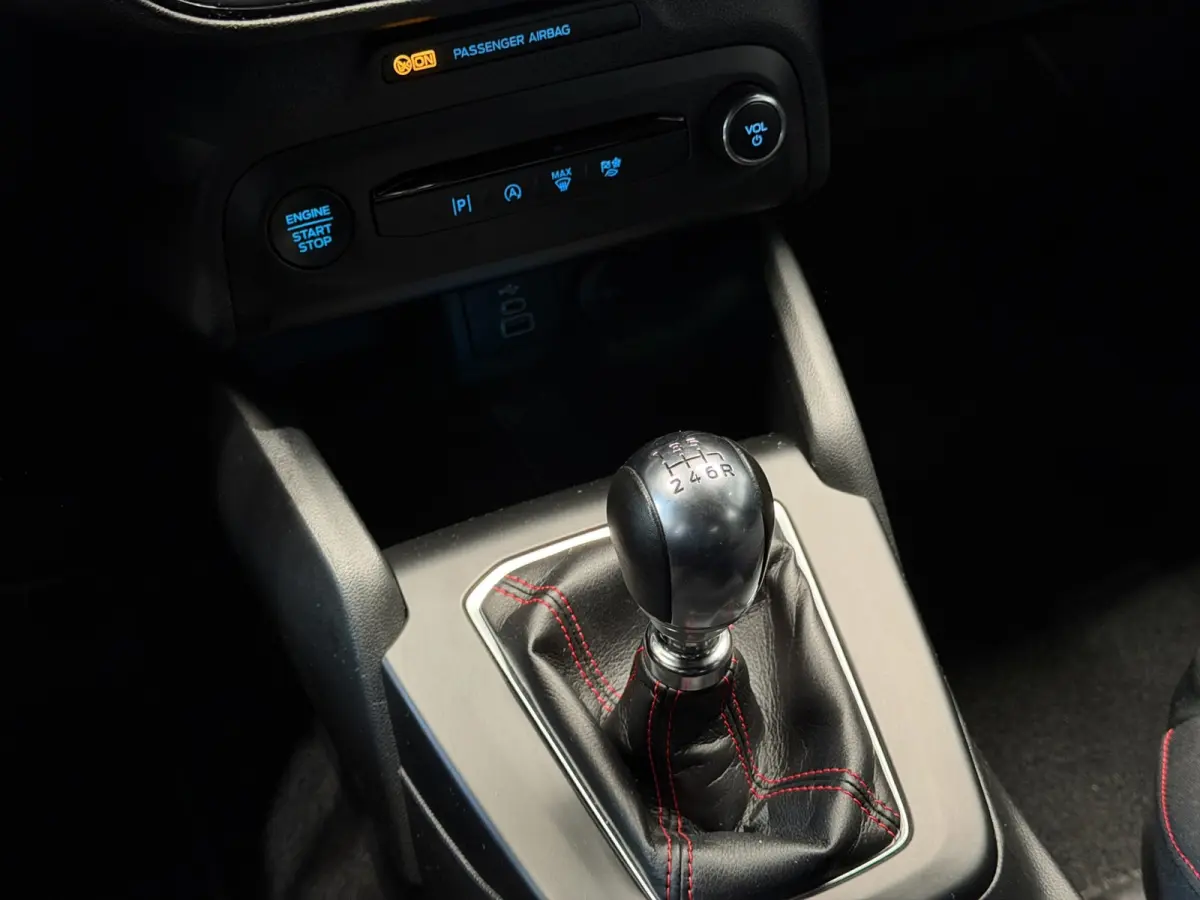 1.0 EcoBoost Hybrid ST Line X|Winterpack|Blindspot|ACC|Camera