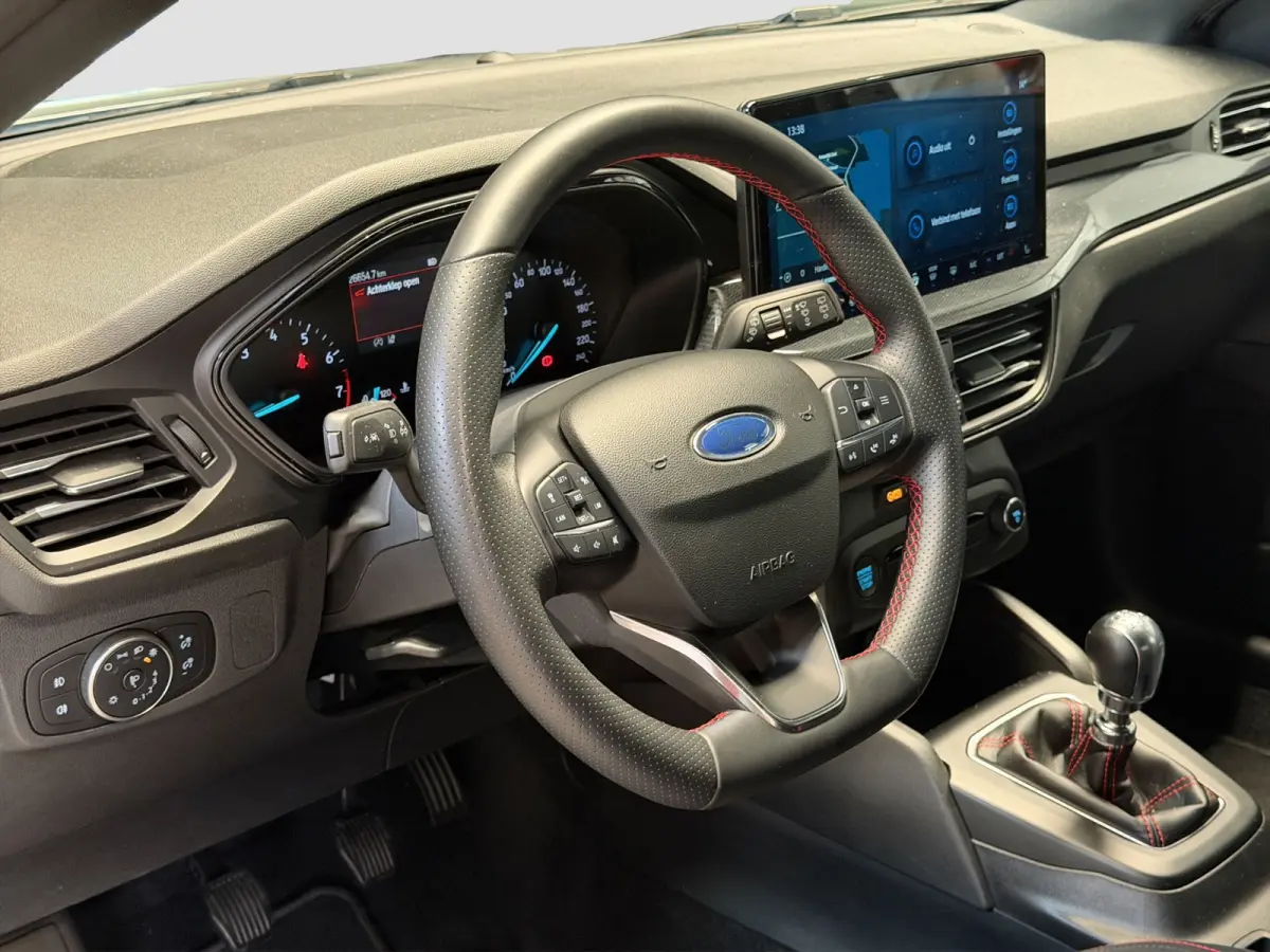 1.0 EcoBoost Hybrid ST Line X|Winterpack|Blindspot|ACC|Camera