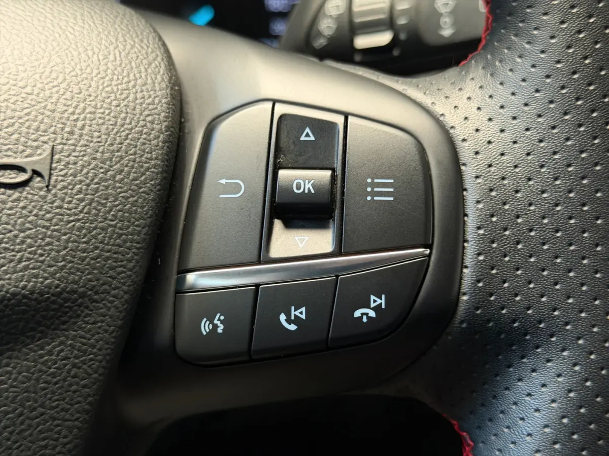 1.0 EcoBoost Hybrid ST Line X|Winterpack|Blindspot|ACC|Camera