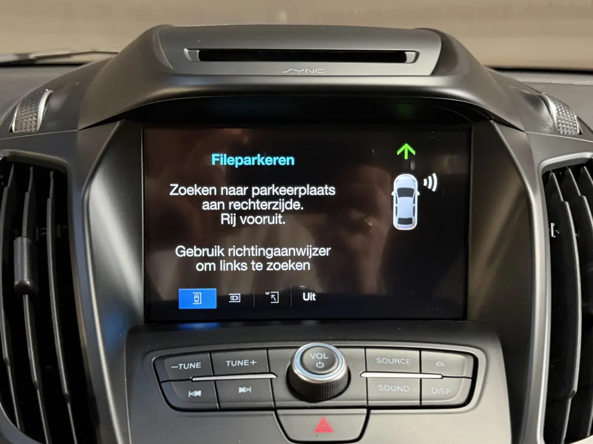1.5 EcoBoost Titanium | Camera | Afn. trekhaak | Carplay | Keyless | Aut. inparkeren | Goed onderhouden