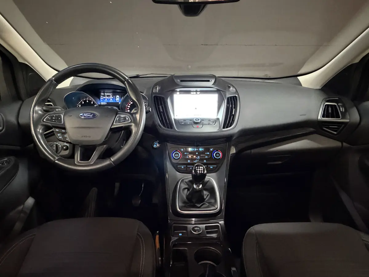 1.5 EcoBoost Titanium | Camera | Afn. trekhaak | Carplay | Keyless | Aut. inparkeren | Goed onderhouden