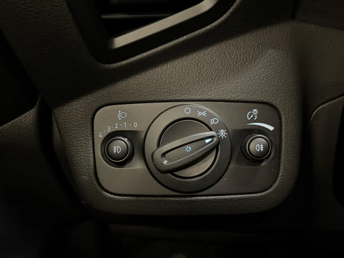 1.5 EcoBoost Titanium | Camera | Afn. trekhaak | Carplay | Keyless | Aut. inparkeren | Goed onderhouden