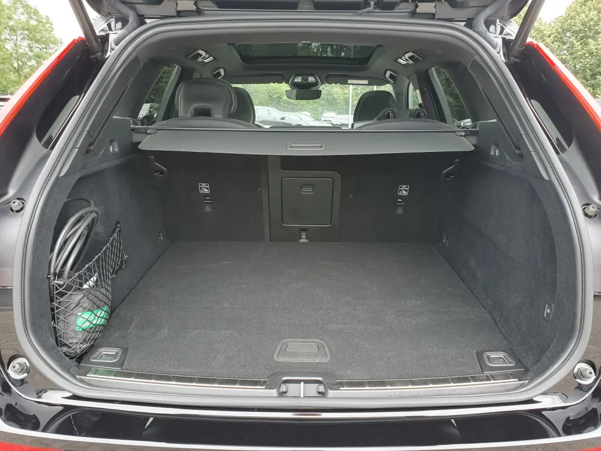 2.0 T8 Plug-in hybrid AWD BLACK EDITION (335kW/455PK) ** PANO, TREKH, ACC, WINTER, 21-inch LMV ** 30k onder NP - UNFALLFREI ** ** INFORMEER OOK NAAR ONZE AANTREKKELIJKE FINANCIAL-LEASE TARIE