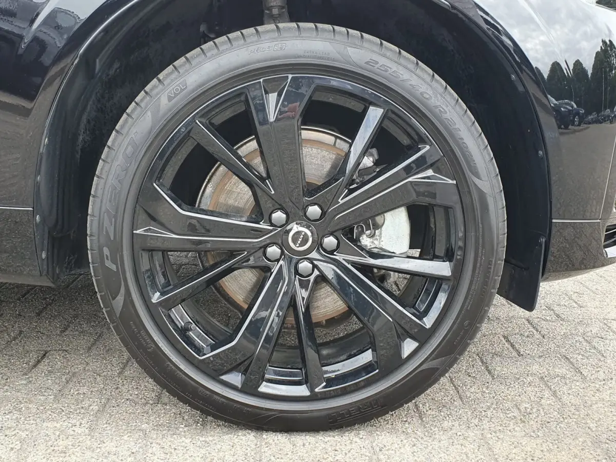 2.0 T8 Plug-in hybrid AWD BLACK EDITION (335kW/455PK) ** PANO, TREKH, ACC, WINTER, 21-inch LMV ** 30k onder NP - UNFALLFREI ** ** INFORMEER OOK NAAR ONZE AANTREKKELIJKE FINANCIAL-LEASE TARIE
