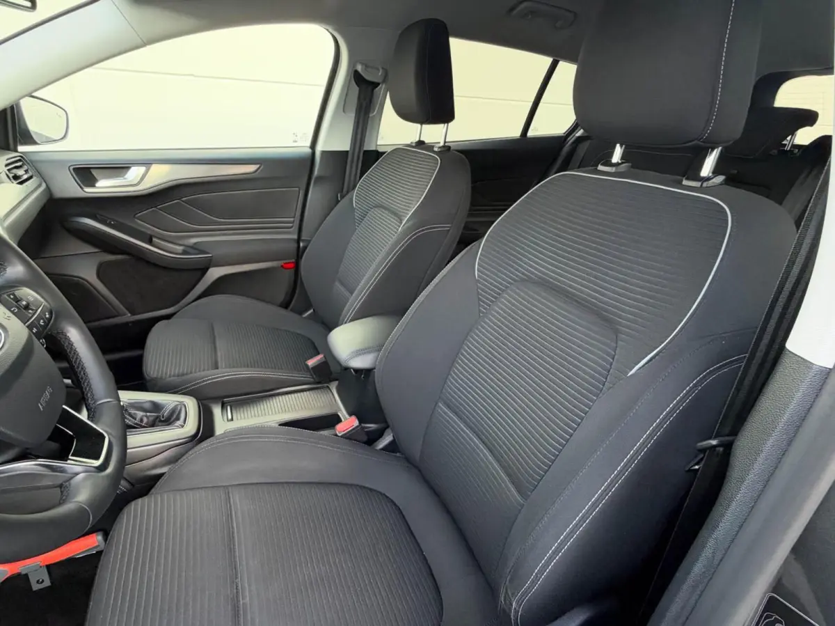 1.0 EcoBoost Hybrid 125pk Titanium X | Groot scherm navigatie | Stoel/stuurverwarming | Trekhaak