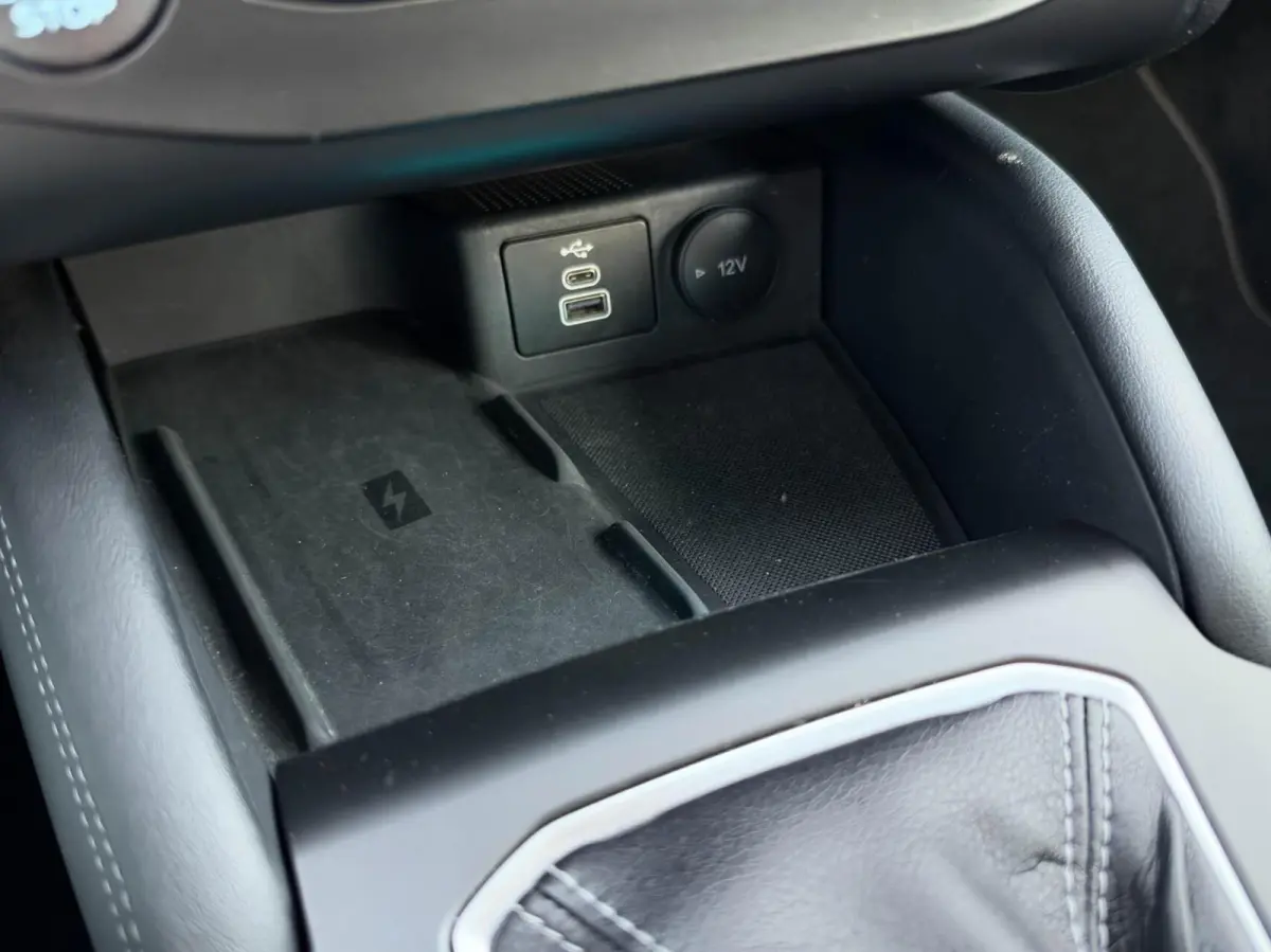 1.0 EcoBoost Hybrid 125pk Titanium X | Groot scherm navigatie | Stoel/stuurverwarming | Trekhaak
