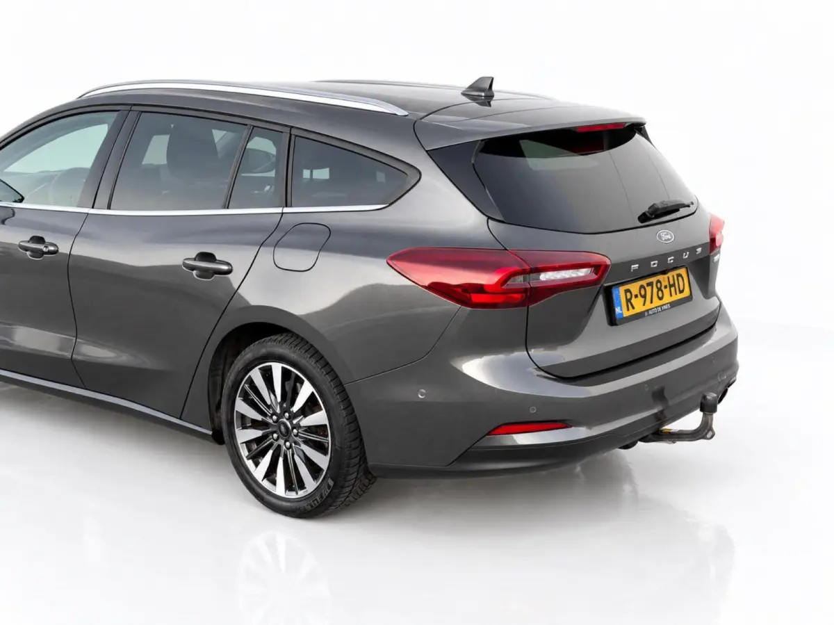 1.0 EcoBoost Hybrid 125pk Titanium X | Groot scherm navigatie | Stoel/stuurverwarming | Trekhaak