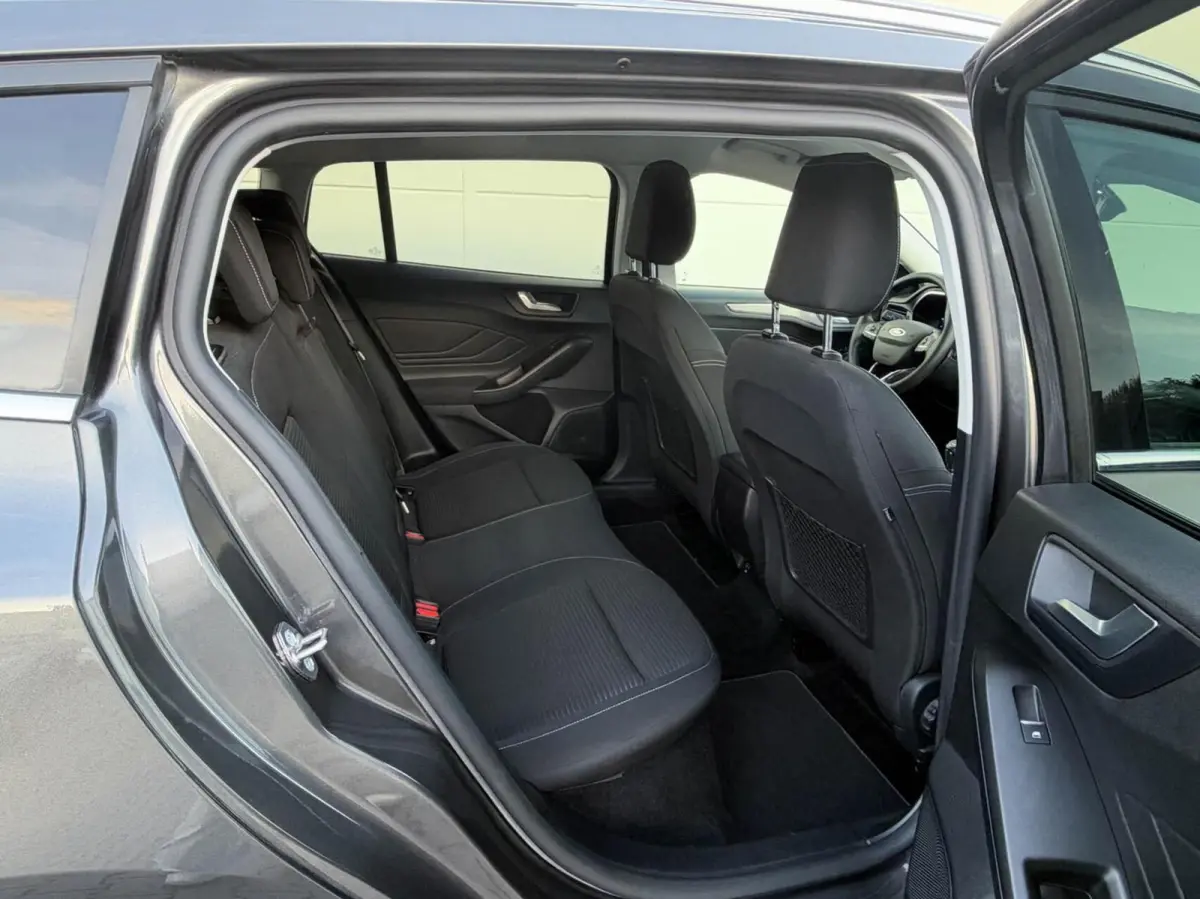 1.0 EcoBoost Hybrid 125pk Titanium X | Groot scherm navigatie | Stoel/stuurverwarming | Trekhaak