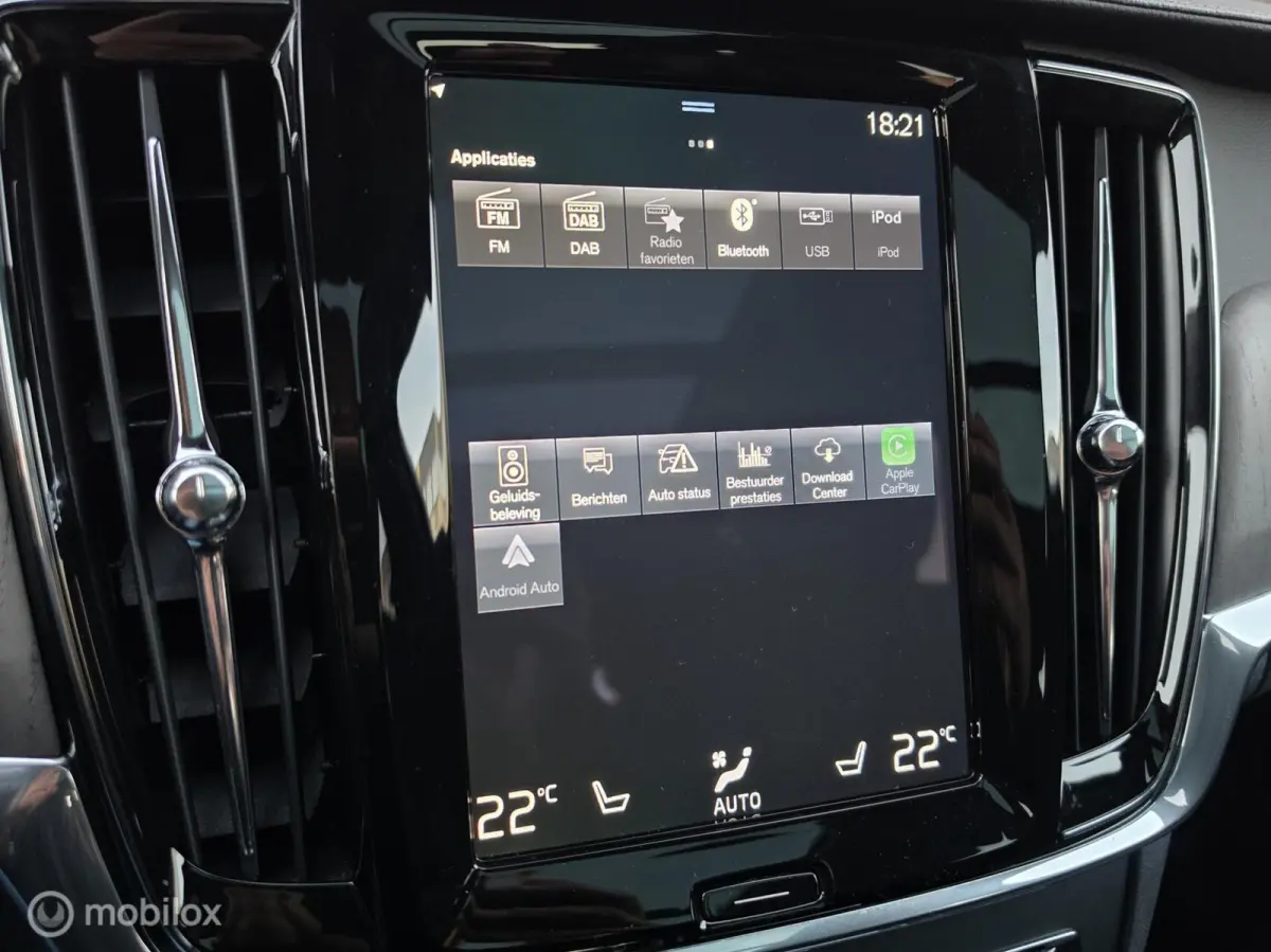 2.0 T6 RECHARGE AWD PANO HEAD-UP H&K 360CAM TREKHAAK