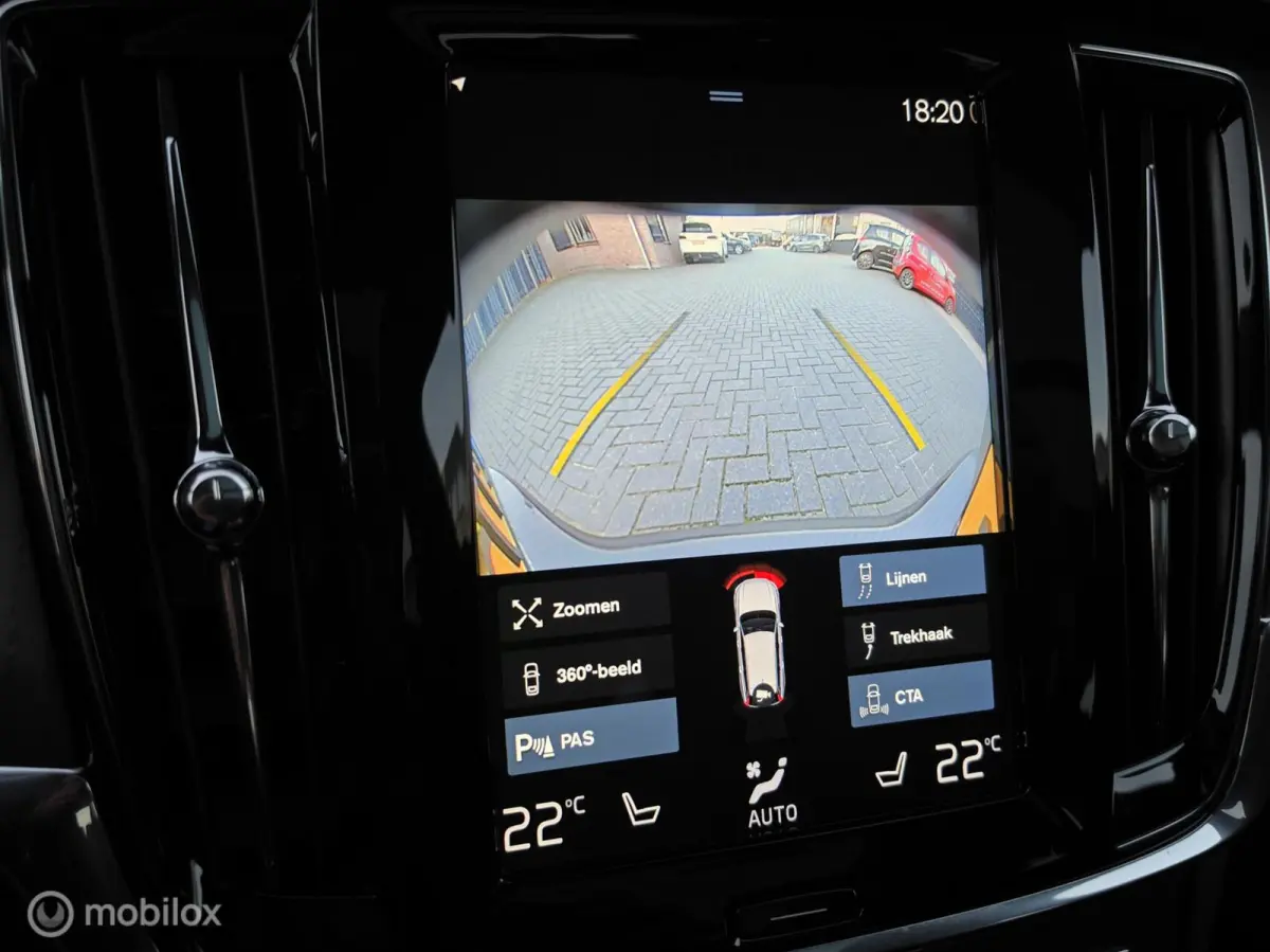 2.0 T6 RECHARGE AWD PANO HEAD-UP H&K 360CAM TREKHAAK