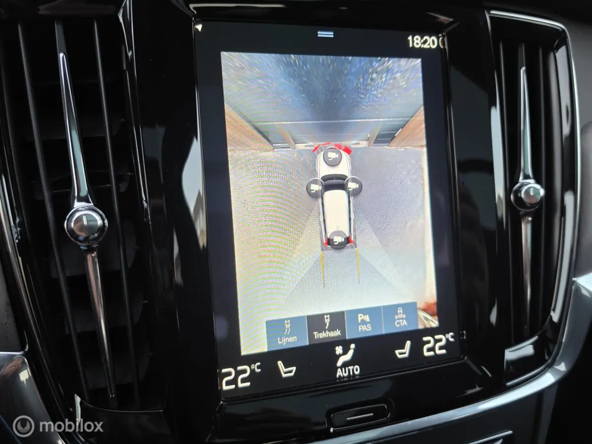 2.0 T6 RECHARGE AWD PANO HEAD-UP H&K 360CAM TREKHAAK