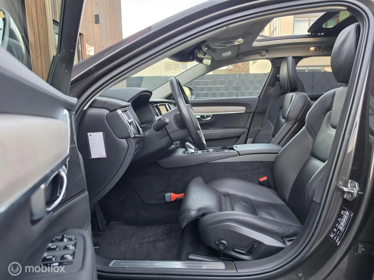 2.0 T6 RECHARGE AWD PANO HEAD-UP H&K 360CAM TREKHAAK