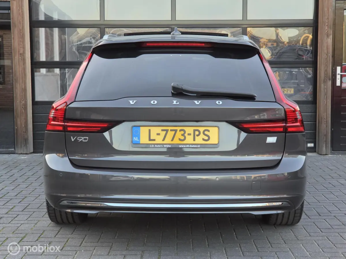 2.0 T6 RECHARGE AWD PANO HEAD-UP H&K 360CAM TREKHAAK