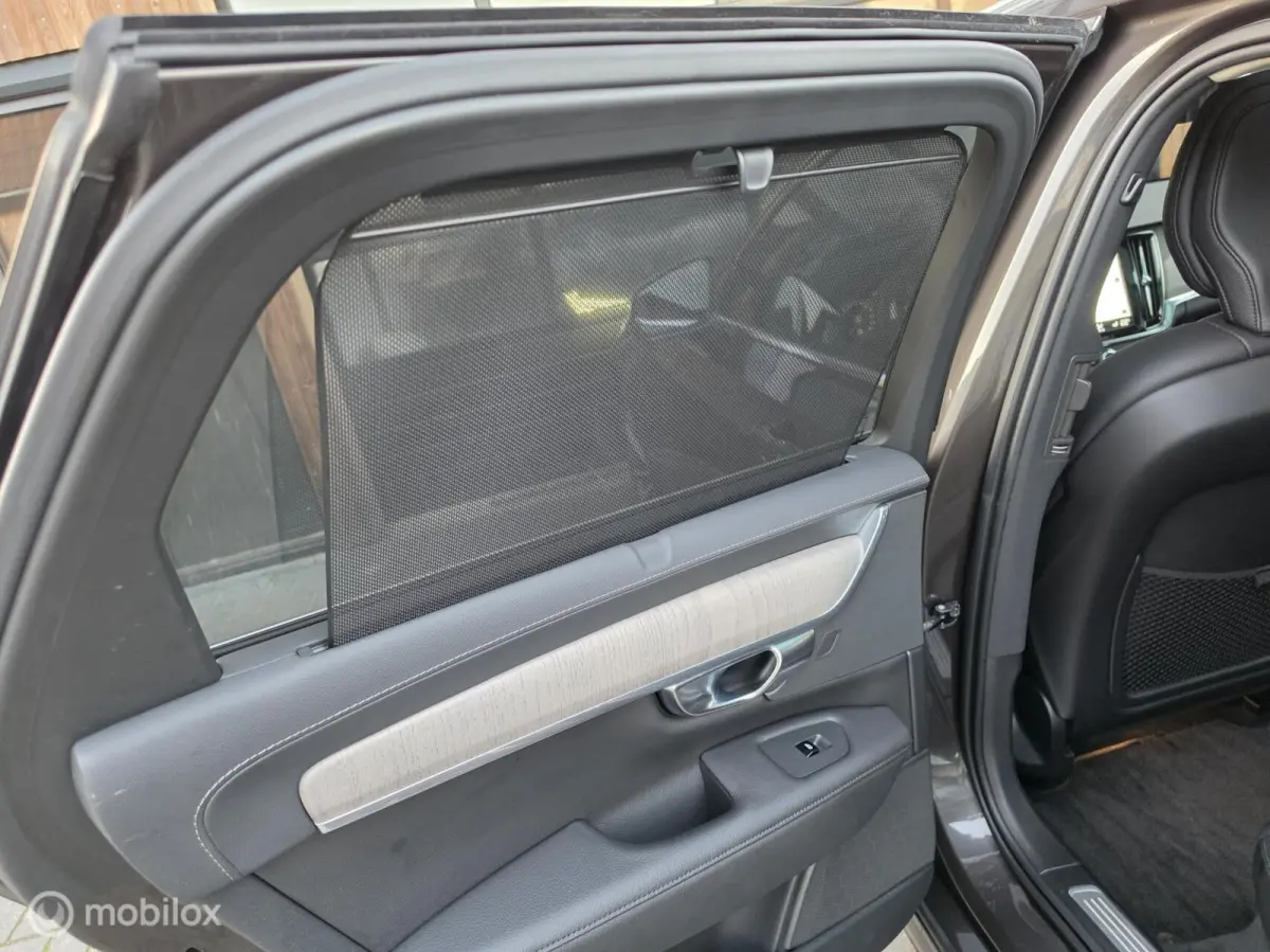 2.0 T6 RECHARGE AWD PANO HEAD-UP H&K 360CAM TREKHAAK