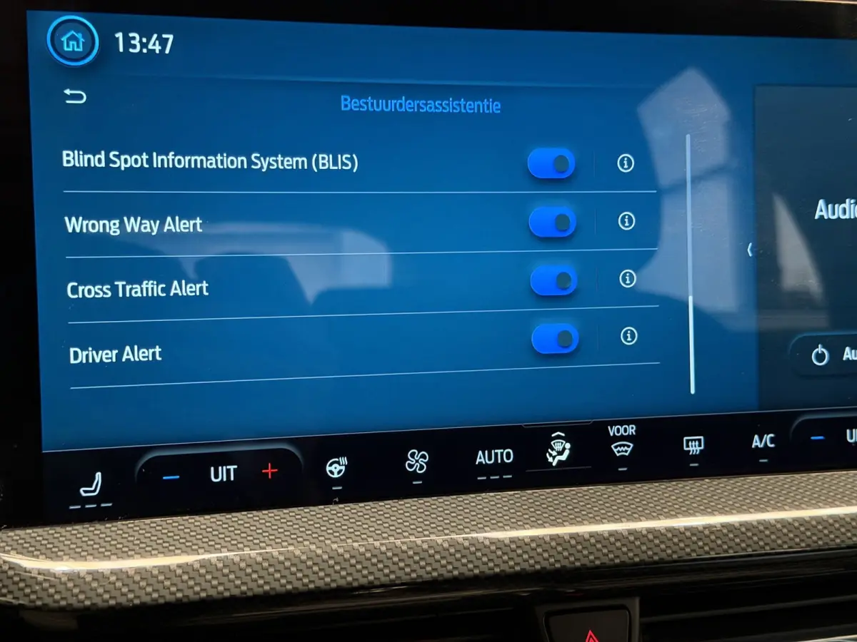 1.0 EcoBoost Hybrid ST Line X|Winterpack|Blindspot|ACC|Camera