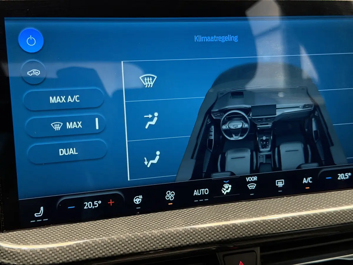 1.0 EcoBoost Hybrid ST Line X|Winterpack|Blindspot|ACC|Camera