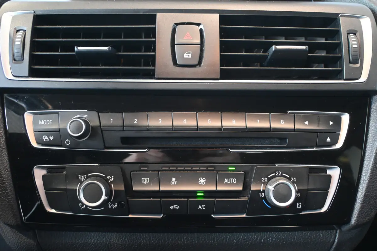 116d EDE Efficient Dynamics Edition Airco Cruise control Navigatie Lichtmetaal PDC Inruil Mogelijk!