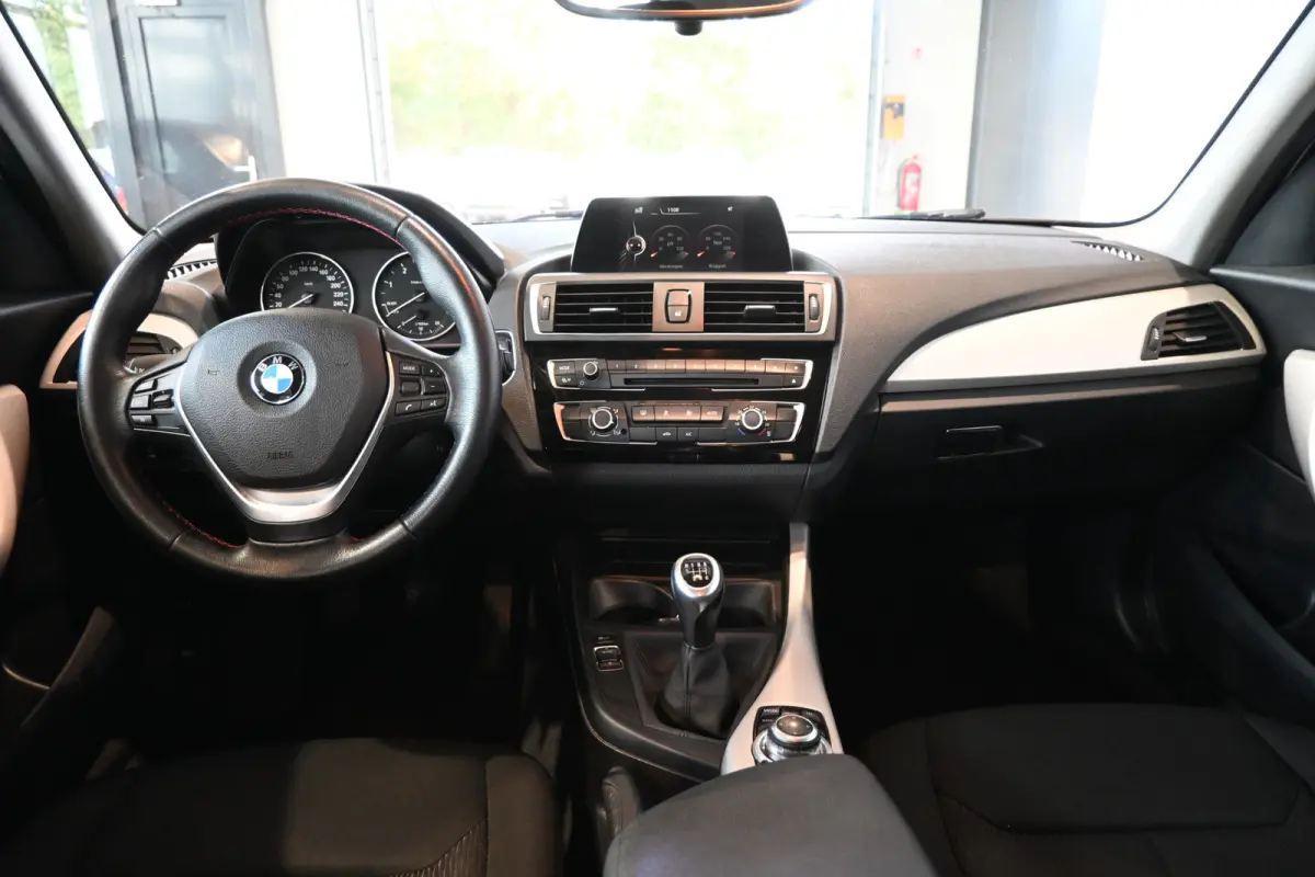 116d EDE Efficient Dynamics Edition Airco Cruise control Navigatie Lichtmetaal PDC Inruil Mogelijk!