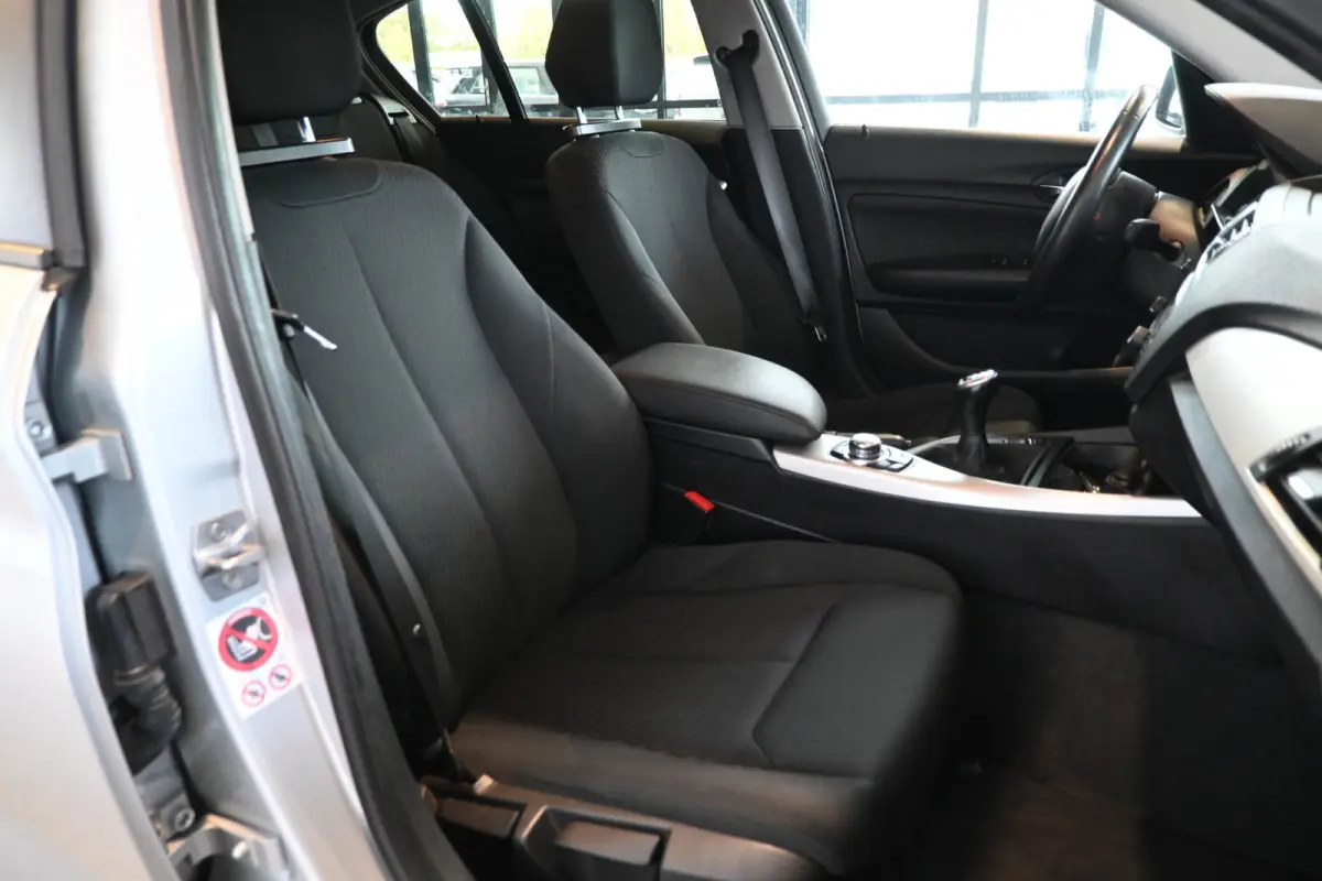 116d EDE Efficient Dynamics Edition Airco Cruise control Navigatie Lichtmetaal PDC Inruil Mogelijk!