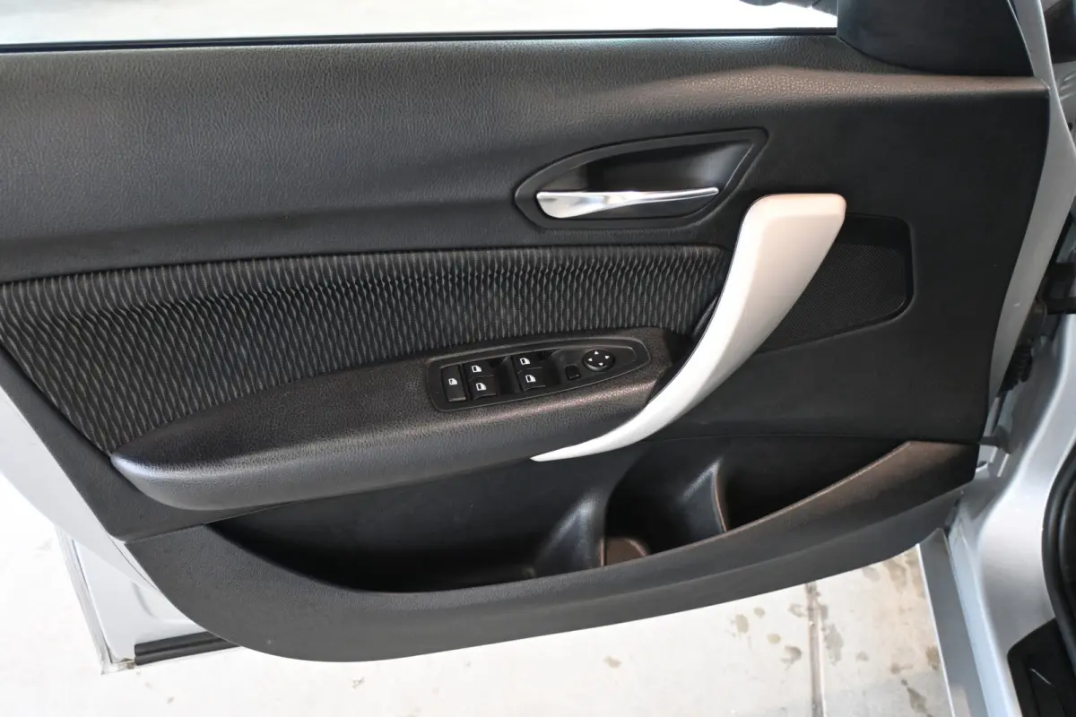 116d EDE Efficient Dynamics Edition Airco Cruise control Navigatie Lichtmetaal PDC Inruil Mogelijk!