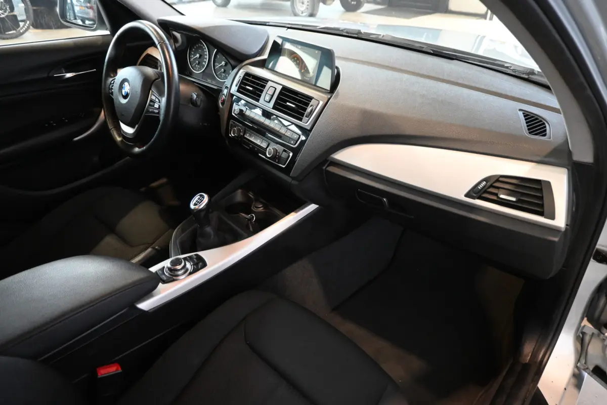 116d EDE Efficient Dynamics Edition Airco Cruise control Navigatie Lichtmetaal PDC Inruil Mogelijk!