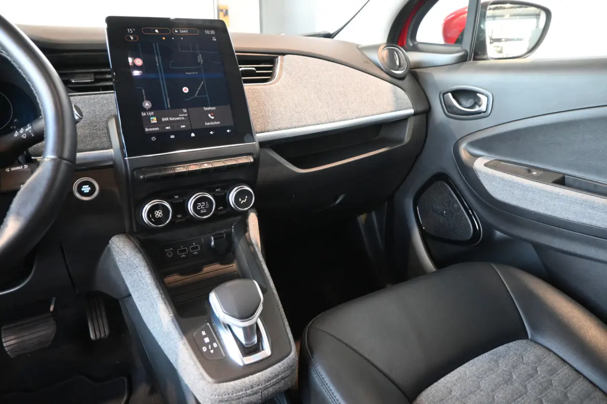 R135 Intens Business 52 kWh Nap! Bose SOH 83% Koop Accu Airco Cruise Camera Led Navi CarPlay 1e Eigenaar! 100% Onderhouden! Inruil Mogelijk!