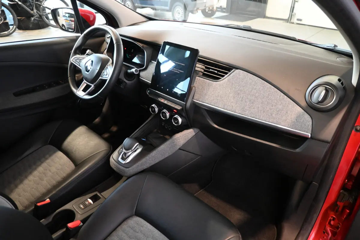R135 Intens Business 52 kWh Nap! Bose SOH 83% Koop Accu Airco Cruise Camera Led Navi CarPlay 1e Eigenaar! 100% Onderhouden! Inruil Mogelijk!
