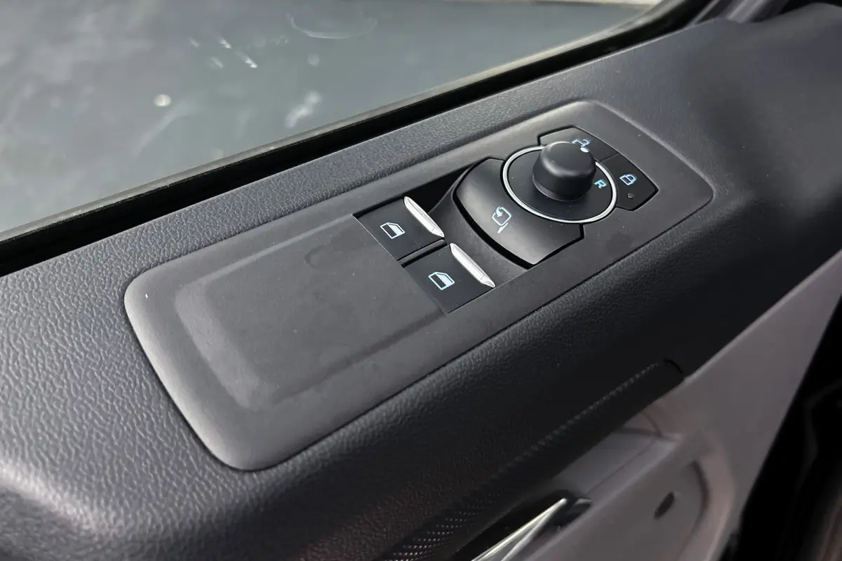 340 L2 71KWh Sport | 2x schuifdeur | 3-zitplaatsen | Stoelverwarming