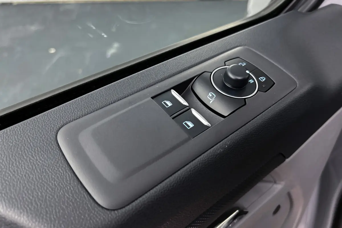 340 L2 71KWh Sport | 2x schuifdeur | 3-zitplaatsen | Stoelverwarming