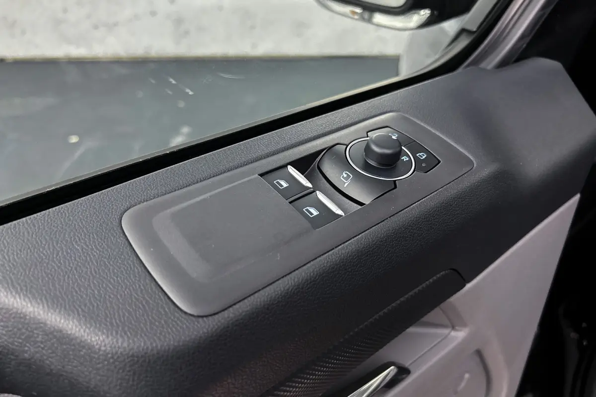 340 L2 Limited | 2x schuifdeur | 3-zitplaatsen | Stoelverwarming