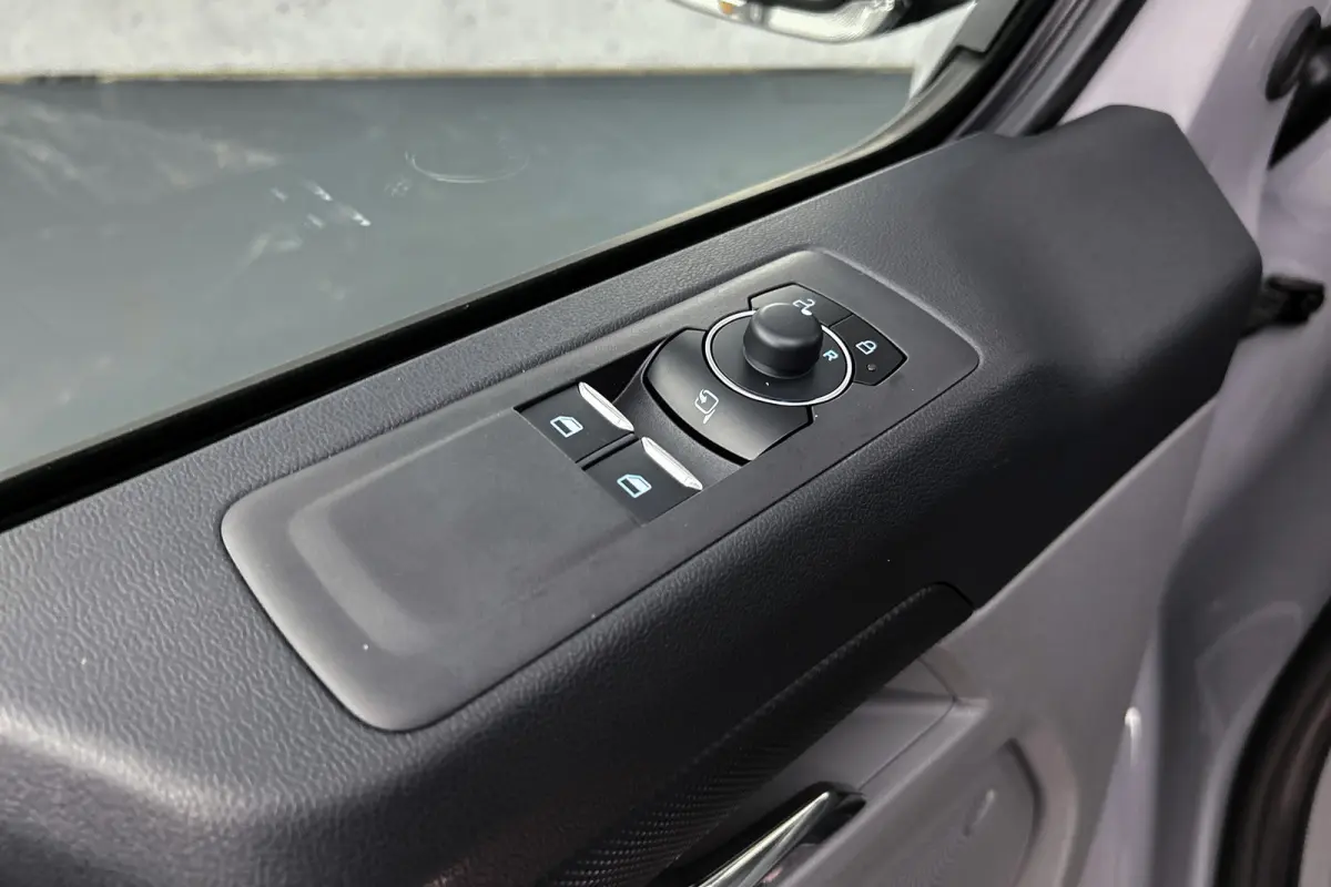 340 L2 Limited | 2x schuifdeur | 3-zitplaatsen | Stoelverwarming