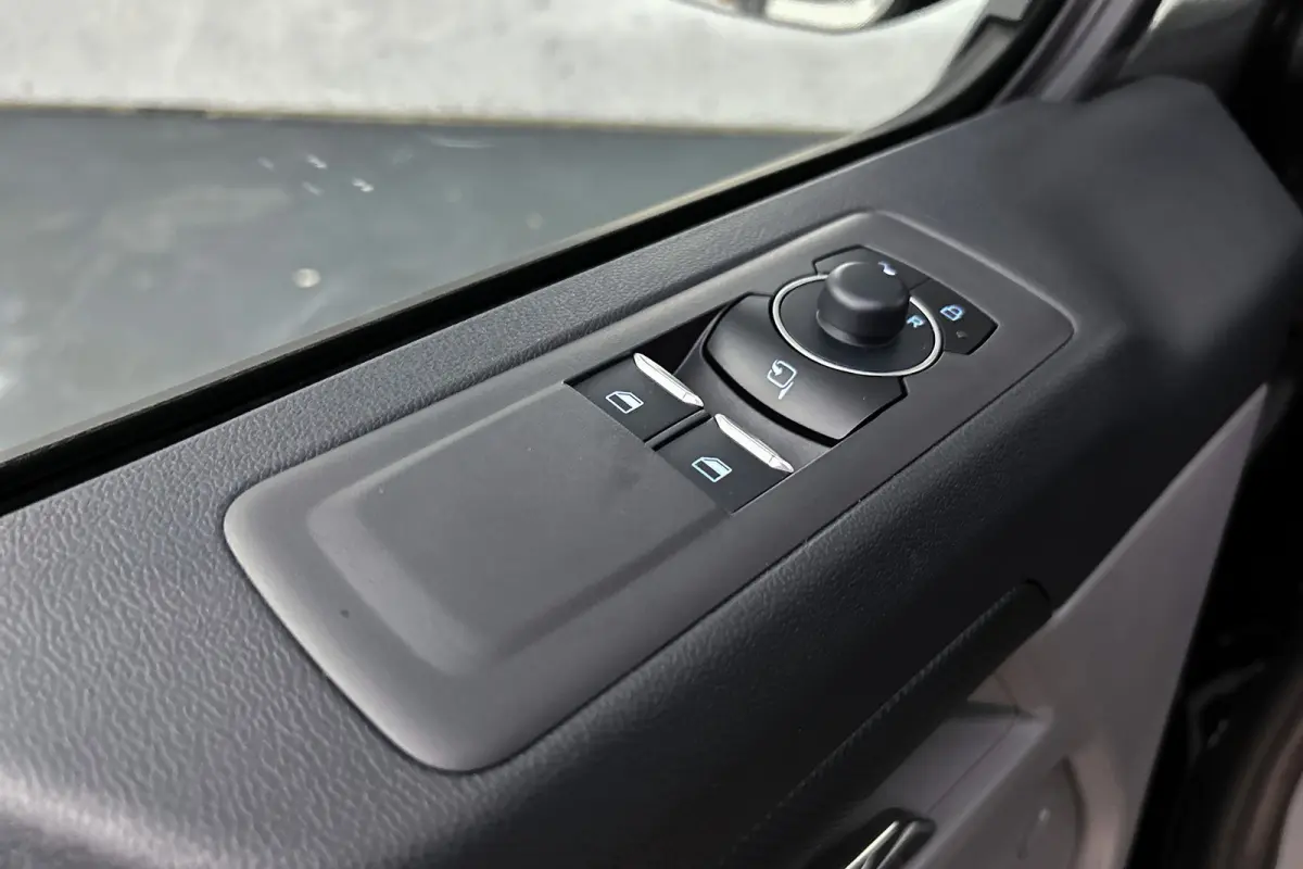 340 L2 Limited | 2x schuifdeur | 3-zitplaatsen | Stoelverwarming