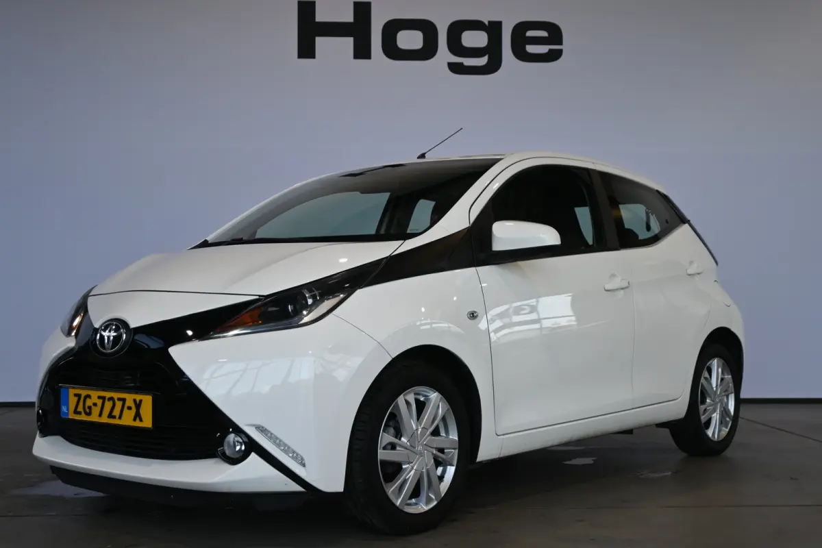 1.0 VVT-i X-Sport Automaat Airco Camera Lichtmetaal Elektrisch pakket 100% Onderhouden! Inruil Mogelijk!